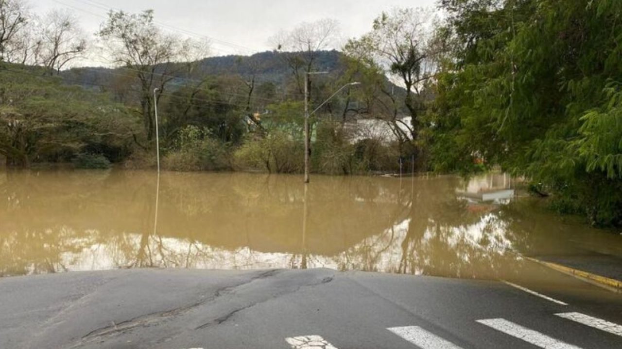 Nível do rio Canoinhas está em emergência Prefeitura de Canoinhas