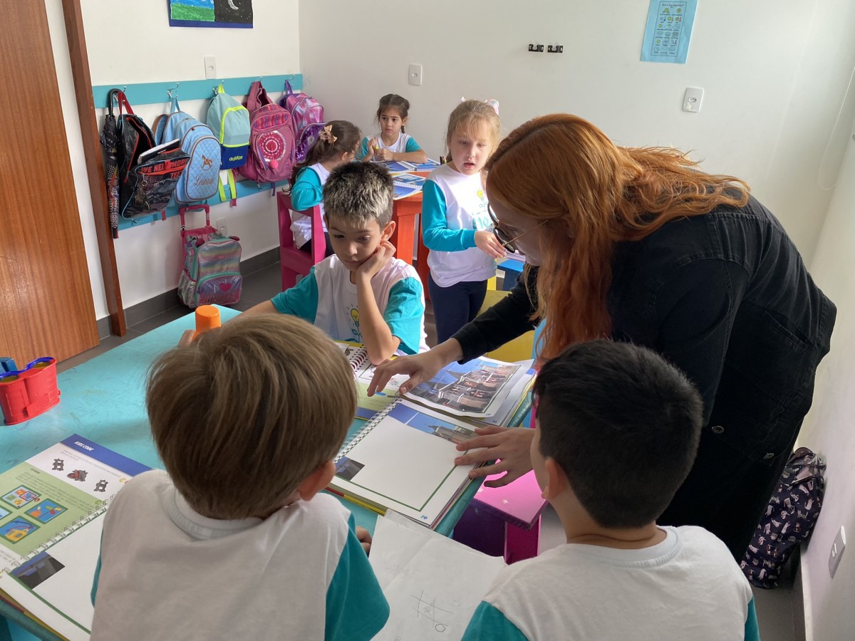 Escola em Brusque ensina crianças a criarem seus próprios jogos