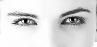 olhos mulher conjuntivite