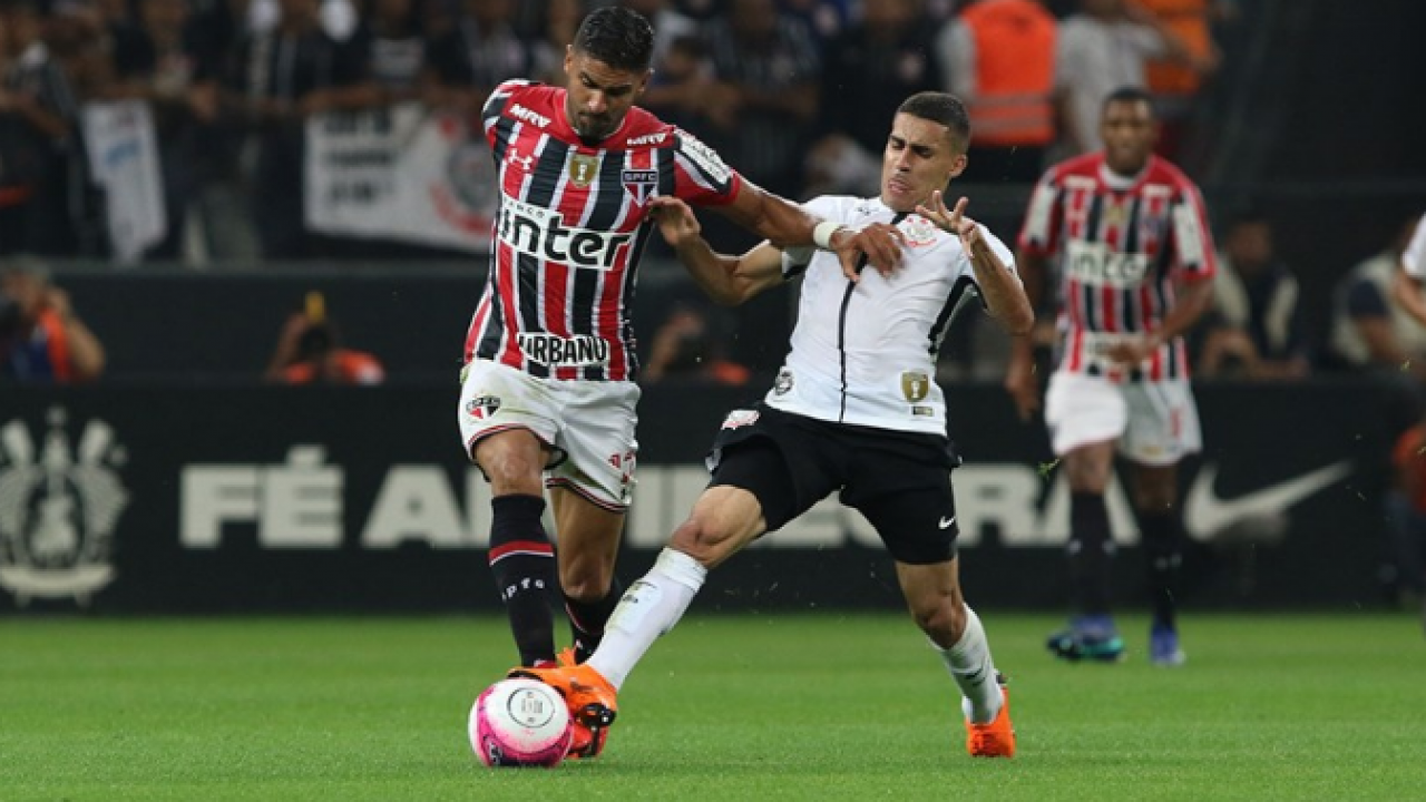 Cássio chega a 28 defesas e se torna o goleiro que mais defendeu pênaltis  na história do Corinthians