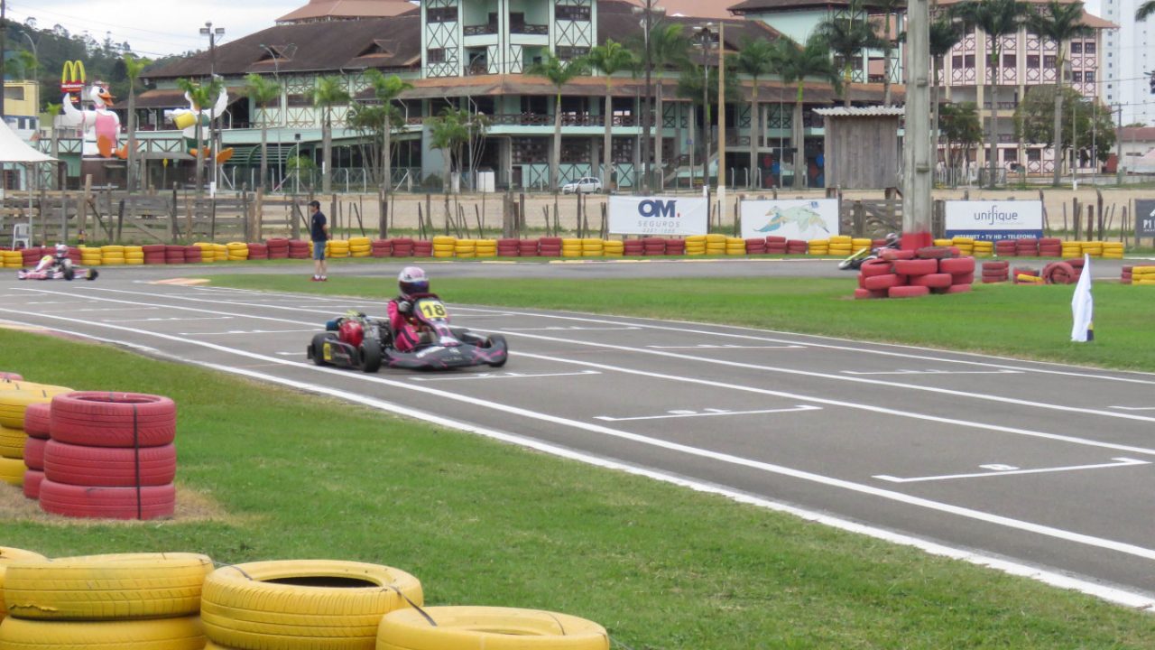 Kart Clube de Brusque inaugura Pedra Fundamental no Complexo Chico