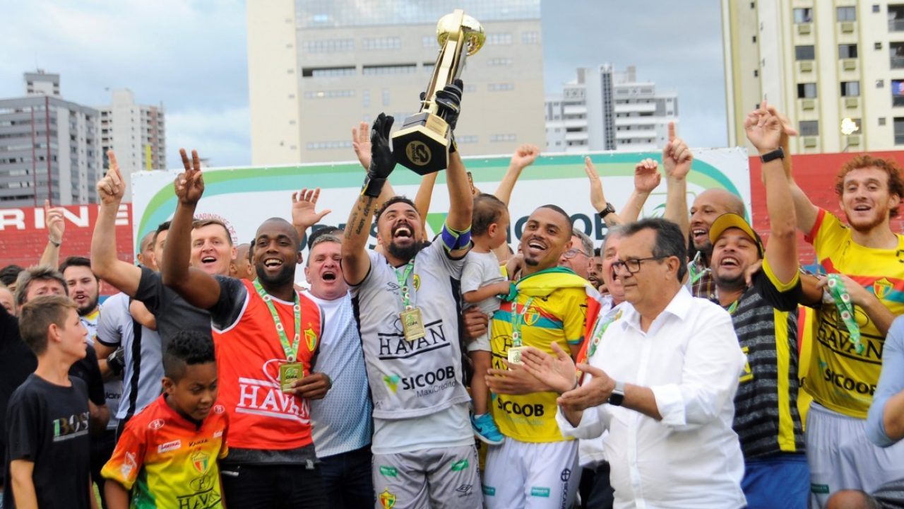 Brusque vence Marcílio Dias nos pênaltis e garante quinto título da Copa SC