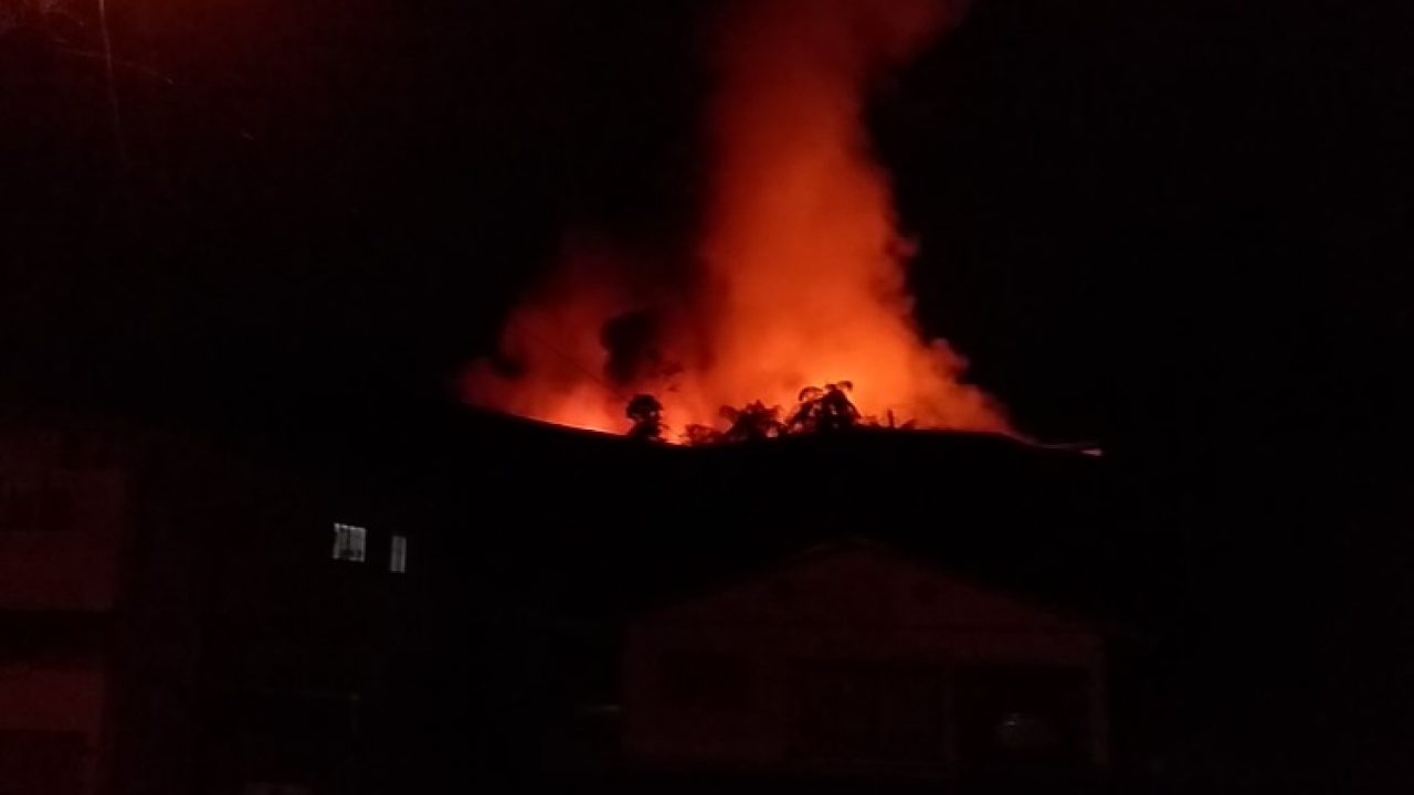 Imagens fortes: secador explode e causa incêndio em barbearia (vídeo) - MS  Notícias