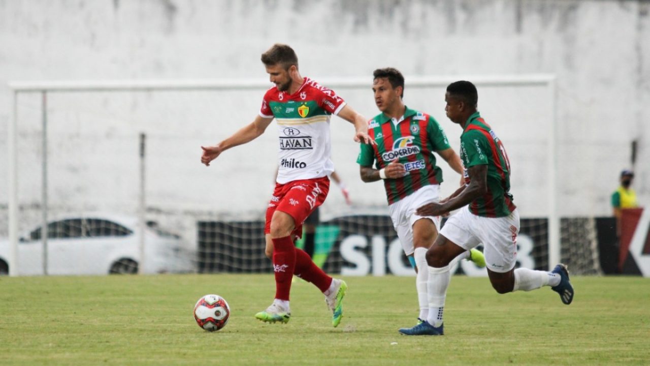 Brusque e Concórdia empatam sem gols em jogo com expulsão de goleiro