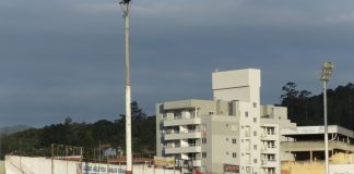 Augusto Bauer estádio iluminação Brusque Série B