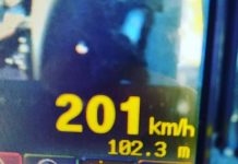 polícia flagra motociclista a 200 km/h em rodovia de sc