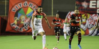 Vitória Brusque Série B Barradão fora de casa jogo rodada placar resultado