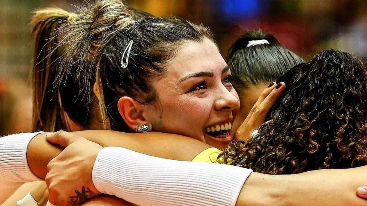 Seleção feminina de vôlei bate República Dominicana no tiebreak e vence 2ª  em Tóquio