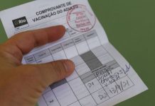 Covid-19: cartões de vacinação falsos são apreendidos em quarto de adolescente em Canelinha