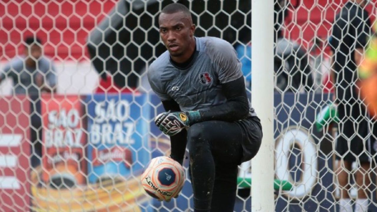 Goleiro Jordan, do Brusque, renova contrato e é emprestado ao Sport