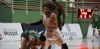 Brusque Basquete vence Maringá na estreia do returno do Campeonato Brasileiro