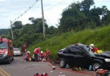 Acidente entre trator e carros deixa homem morto e três pessoas feridas no Oeste de SC