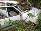 Homem é encontrado morto após carro cair em barranco no Vale do Itajaí