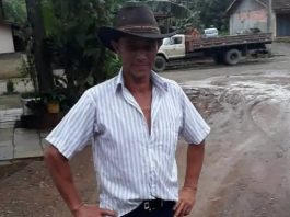Identificado homem encontrado morto em veículo que caiu em barranco no Alto Vale do Itajaí