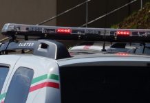Dois homens e um adolescente são detidos por roubarem celulares em Brusque