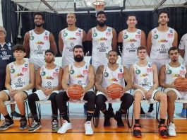 O elenco do Brusque Basquete para a disputa do Campeonato Brasileiro da CBB