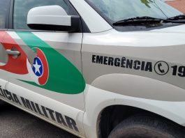 Mão é presa após deixar filha de dois anos sozinha em apartamento no Vale do Itajaí