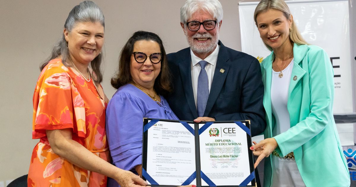 Reitora da Unifebe representa Acafe em Seminário Estadual de Sistemas