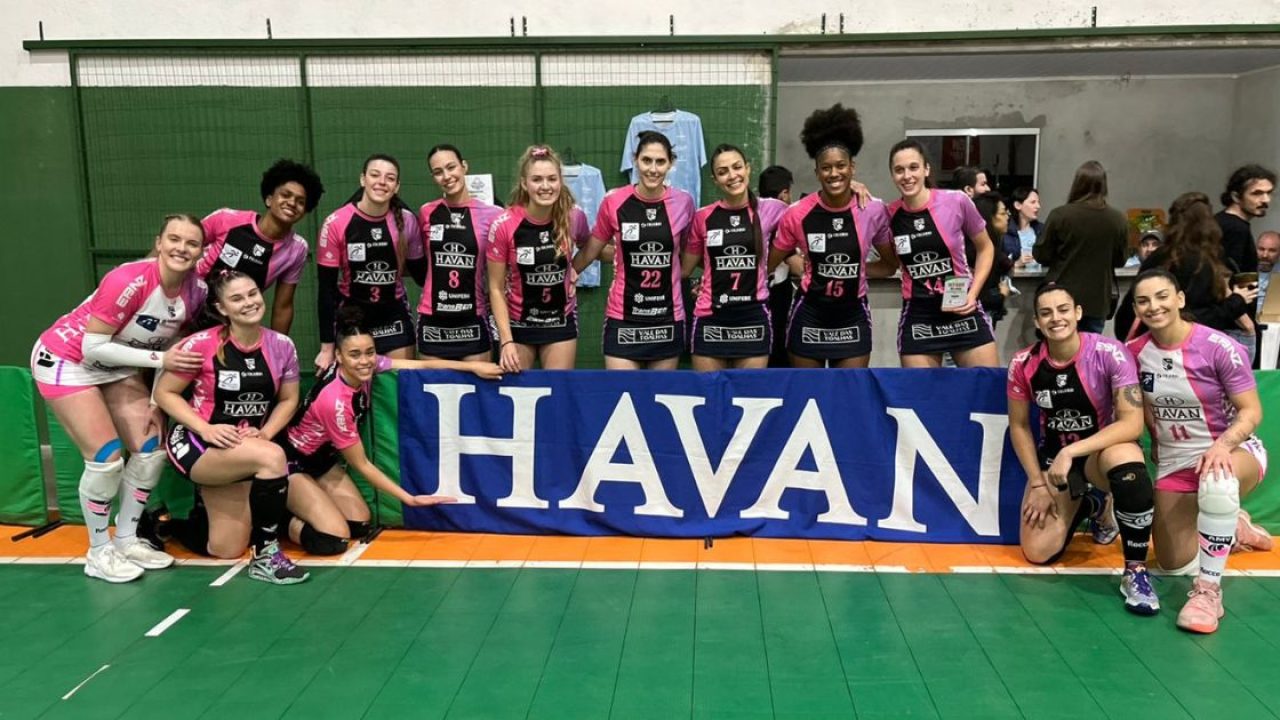 Atletas da Bayer vencem na 1ª rodada do tênis feminino :: Jogos Sindusfarma