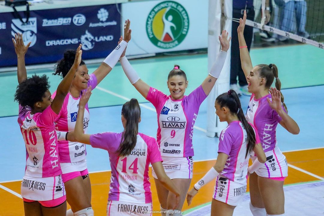 Atletas da Abel Moda Vôlei ficam em quarto lugar com o Brasil nos Jogos  Mundiais Universitários