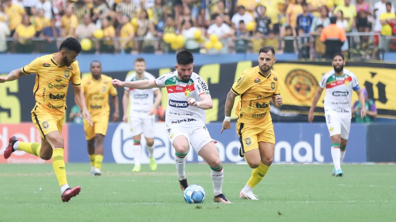 Manaus-AM 3 x 3 Confiança-SE - Em fim de jogo insano, Gavião e Dragão ficam  no empate