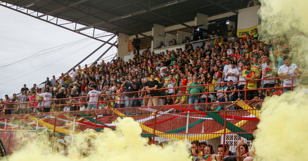 as enfrenta Brusque-SC hoje pela final da Série C