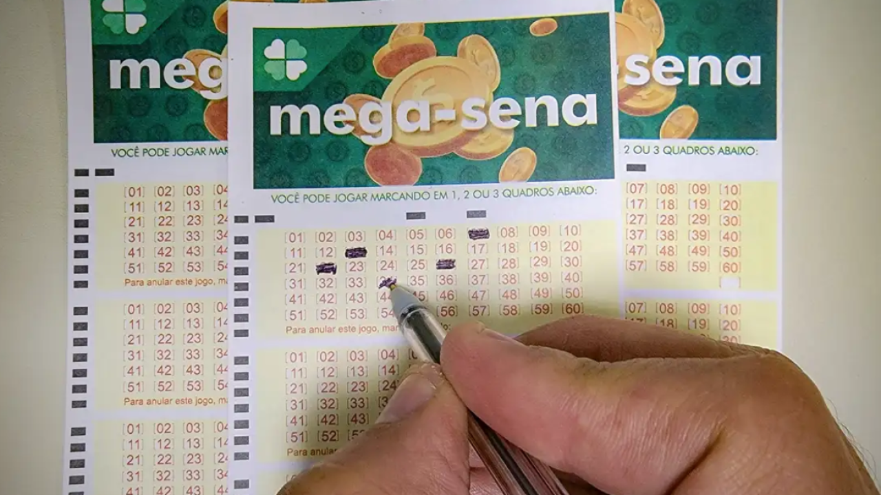 Apostador de Brusque ganha R$ 450 mil na Lotofácil; veja qual lotérica  cadastrou os números