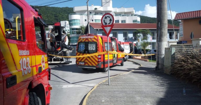 Ciclista morre após colidir em caminhão em Bombinhas