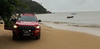 corpo encontrado no mar em Porto Belo