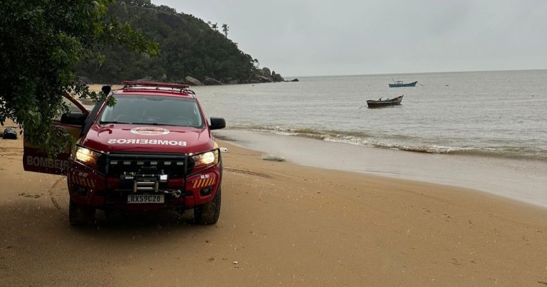 corpo encontrado no mar em Porto Belo