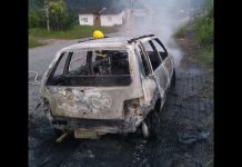 carro destruído por incêndio em Guabiruba