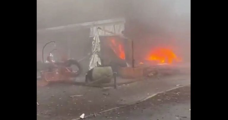 VÍDEO - Avião de pequeno porte cai em Gramado, no Rio Grande do Sul