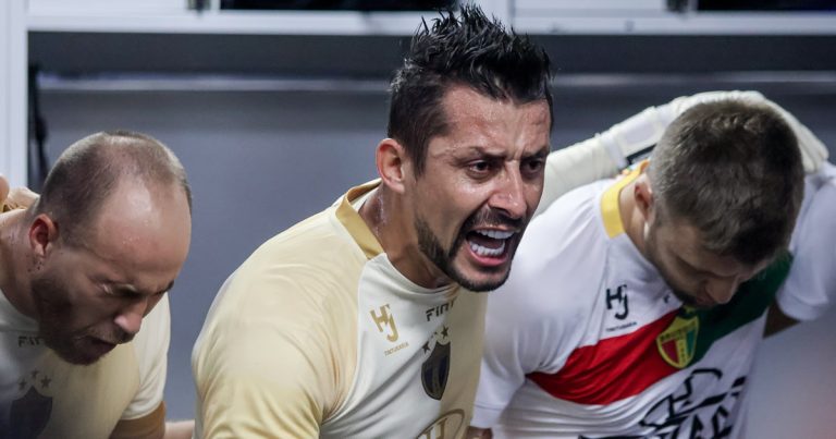 Matheus Nogueira Brusque Athletico Copa do Brasil