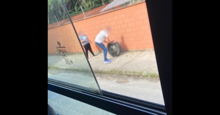 ônibus escolar