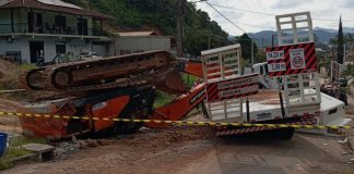 escavadeira