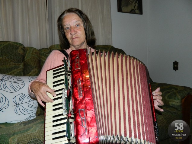 Bertilha aprendeu a tocar acordeon em três dias, quando tinha apenas seis anos. Desde então, nunca mais parou de fazer música