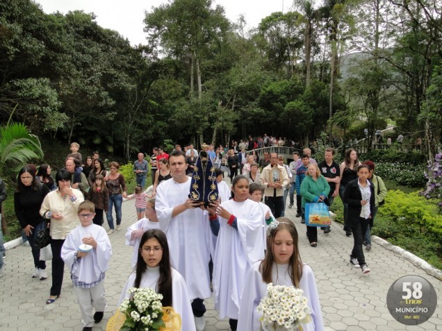 No domingo, a partir das 16 horas a imagem será conduzida em procissão pela passarela do Santuário, até a Capela Nossa Senhora de Lourdes