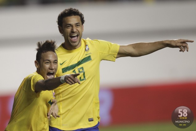 Neymar e Fred devem continuar com parceria no ataque