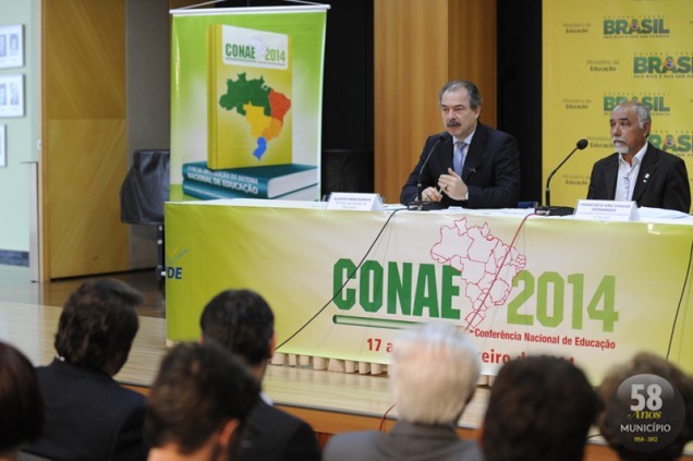 O ministro da Educação, Aloizio Mercadante, no lançamento da II Conferência Nacional de Educação 2014