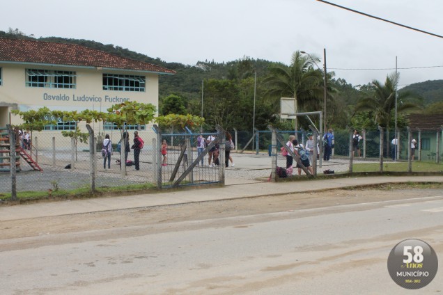 Prefeito sinalizou a importância de os moradores se organizarem em associações para o debate de problemas