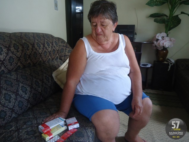 A aposentada Isolina Crespi, reclamou da falta de medicamentos para problemas de pressão arterial e coração há quatro meses