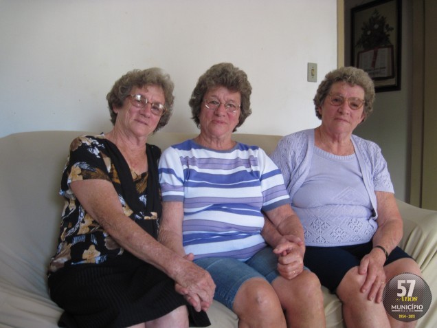 Trigêmeas de 74 anos, uma homenagem ao Dia da Mulher
