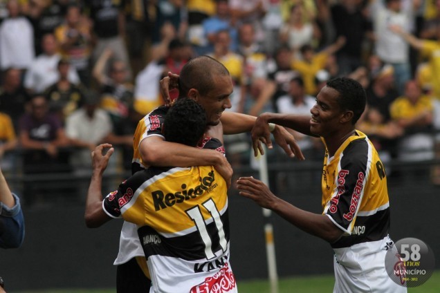 Marcel fez os dois gols do Tigre neste domingo