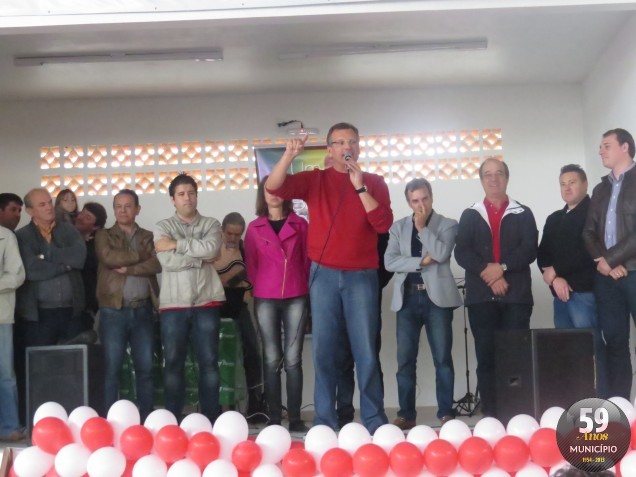 Participaram da feijoada os prefeitos Paulo Eccel, de Brusque, e Celso Zuchi, de Gaspar, além de outros convidados de municípios vizinhos