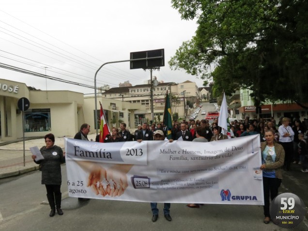 Caminhada seguiu pelas principais ruas do município