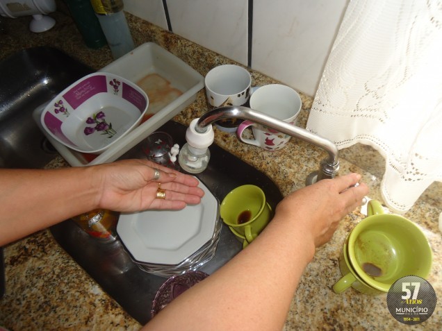  Moradores do bairro São Pedro registram que a falta de água é constante