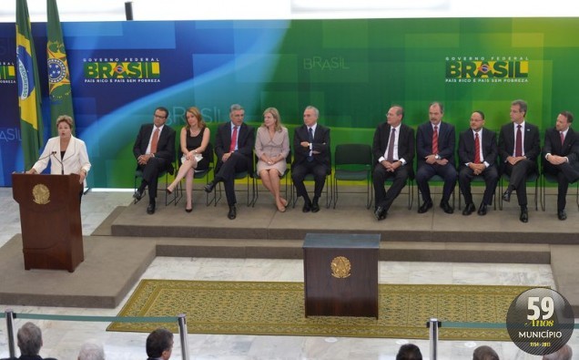 A presidenta Dilma Rousseff empossa os novos ministros da Casa Civil, Aloizio Mercadante; da Educação, José Henrique Paim; da Saúde, Arthur Chioro; e da Secom, Thomas Traumann